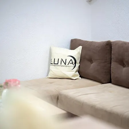 Luna Апартаменты *